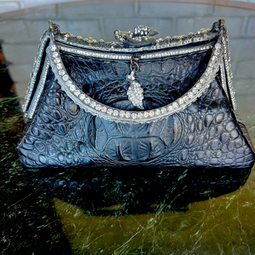 Besso embossed leather purse